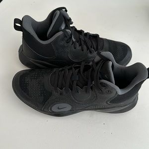Basketball black Nike sneakers